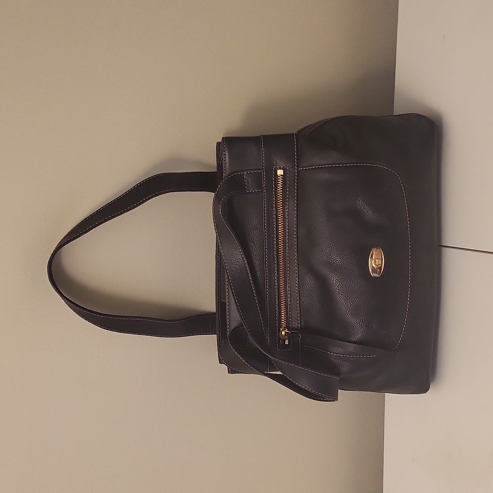 Etienne Aigner black leather shoulder back